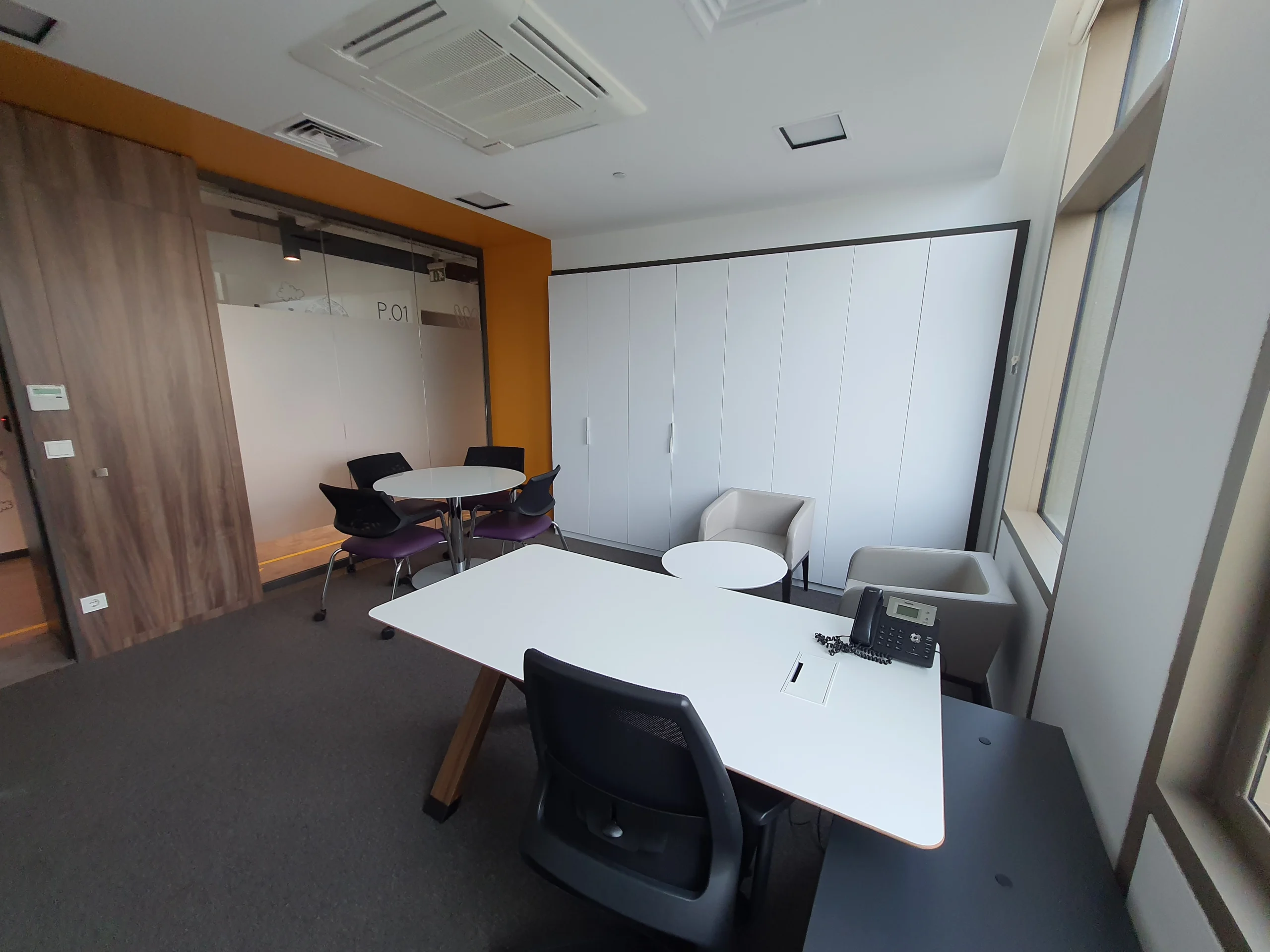 Sanal ofis odası – modern tasarımlı, kullanıma hazır ofis alanı.