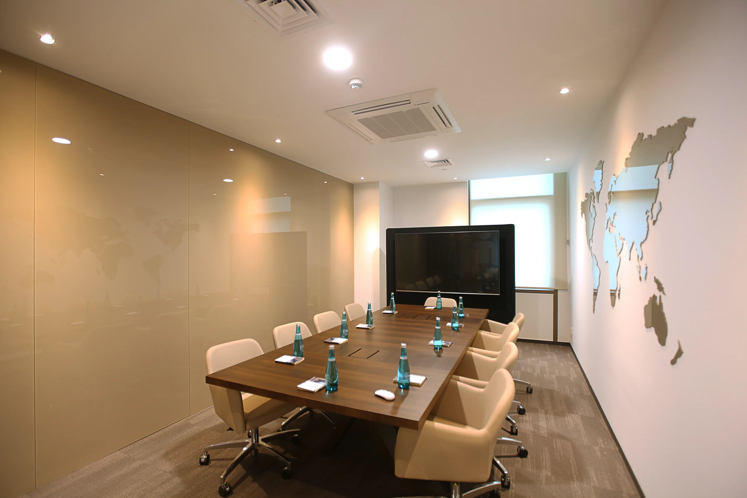 Eclipse Maslak’ta 10 kişilik tam donanımlı toplantı salonu – Workland